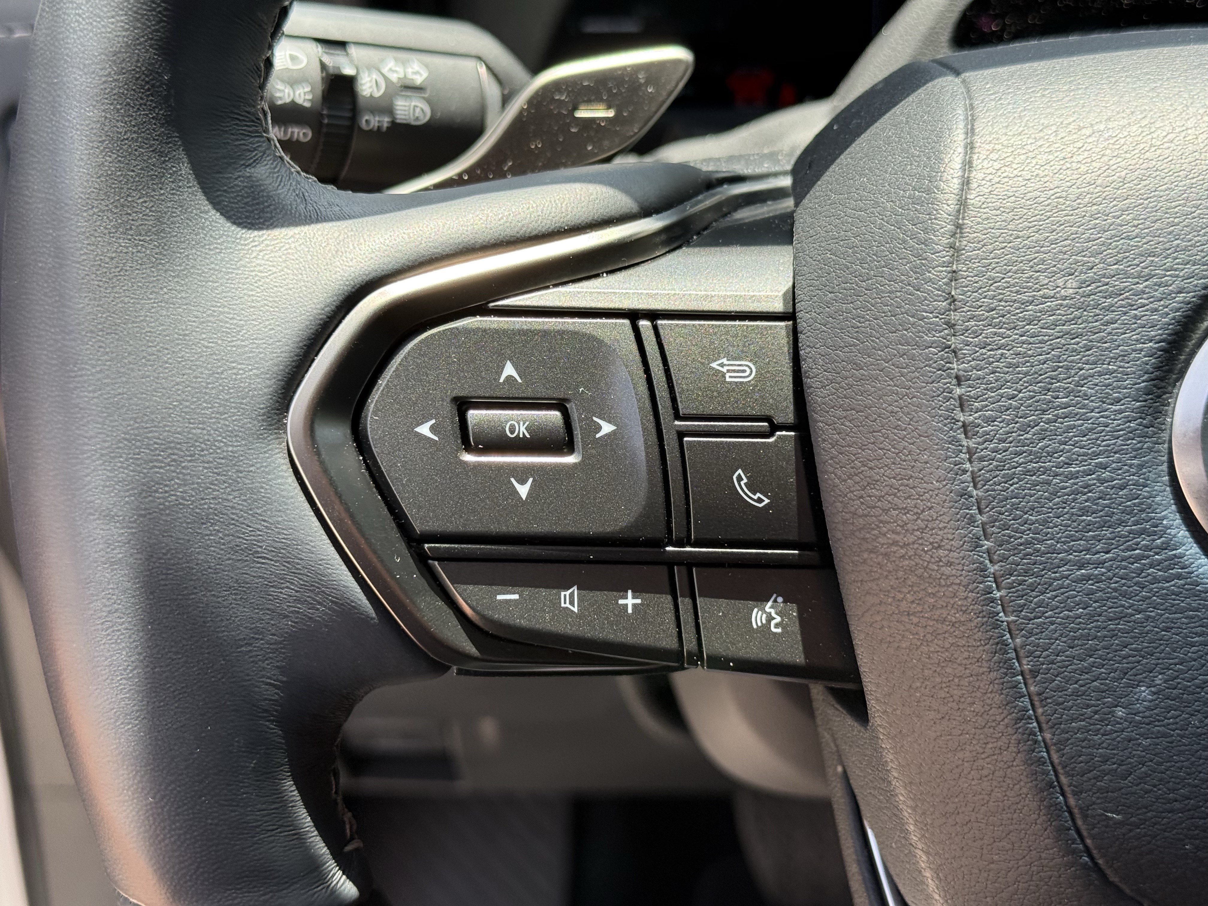 Used 2026 Lexus LX 600 4WD w/ Accessory Package (Z1) image 16