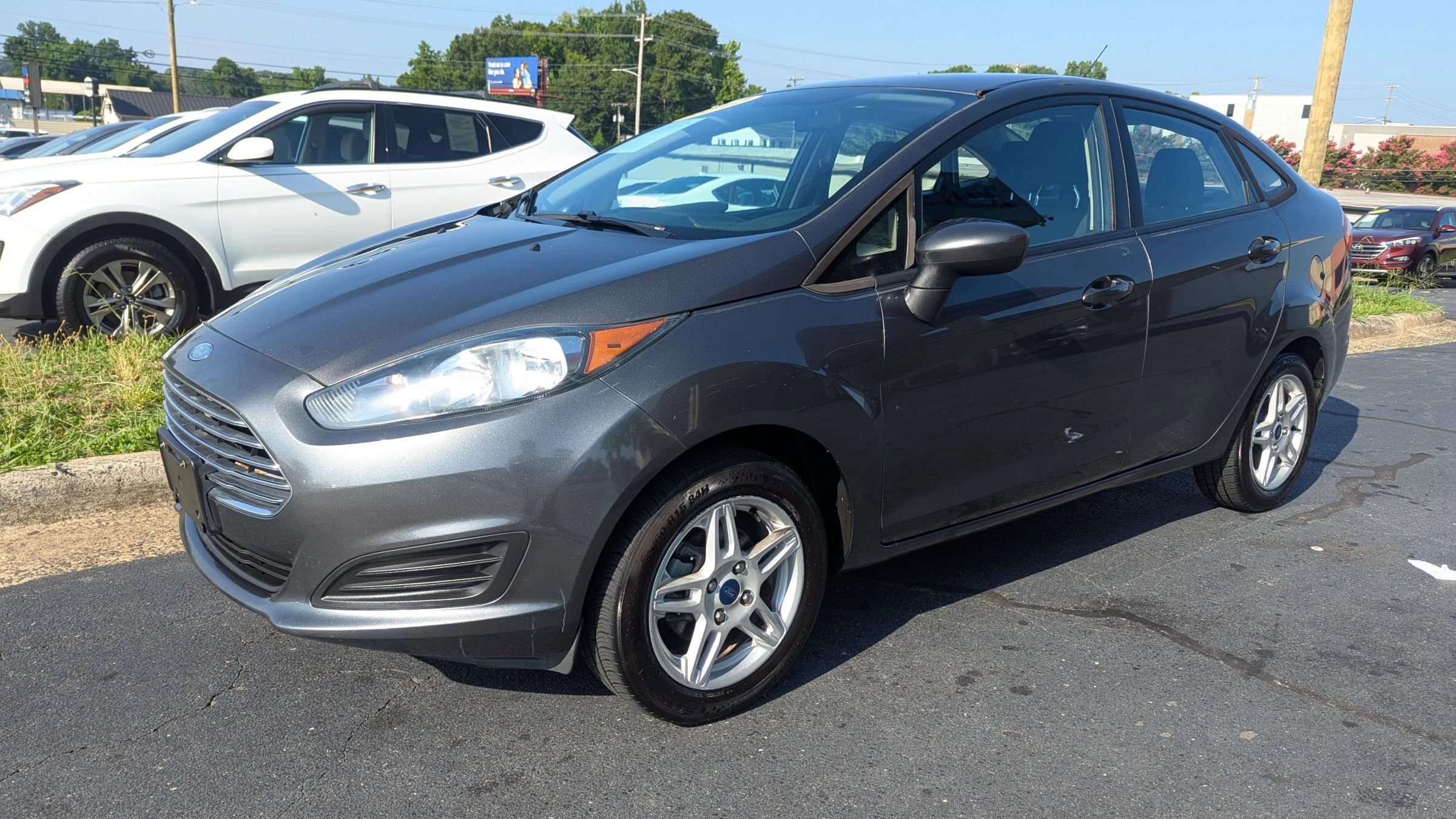 Used 2017 Ford Fiesta SE FWD image 3