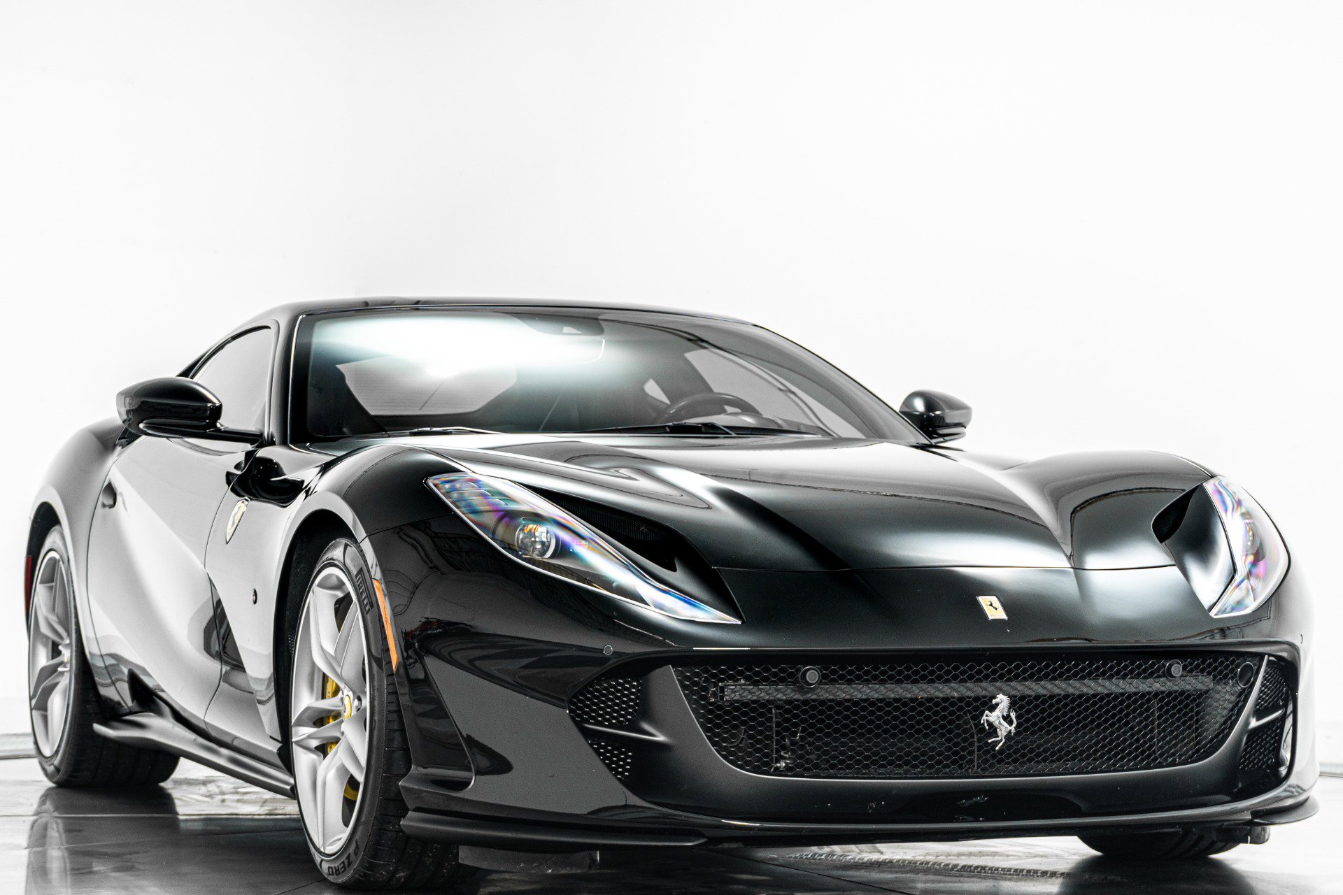 Used 2020 Ferrari 812 Superfast image 3
