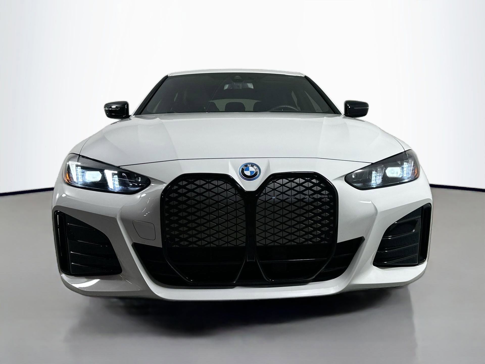 Used 2025 BMW i4 xDrive40i w/ M Sport Package image 2