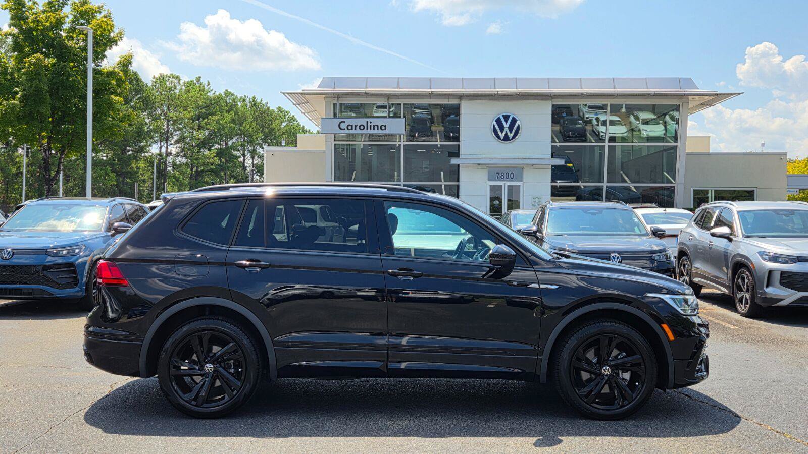 Used 2023 Volkswagen Tiguan SE R-Line FWD image 6