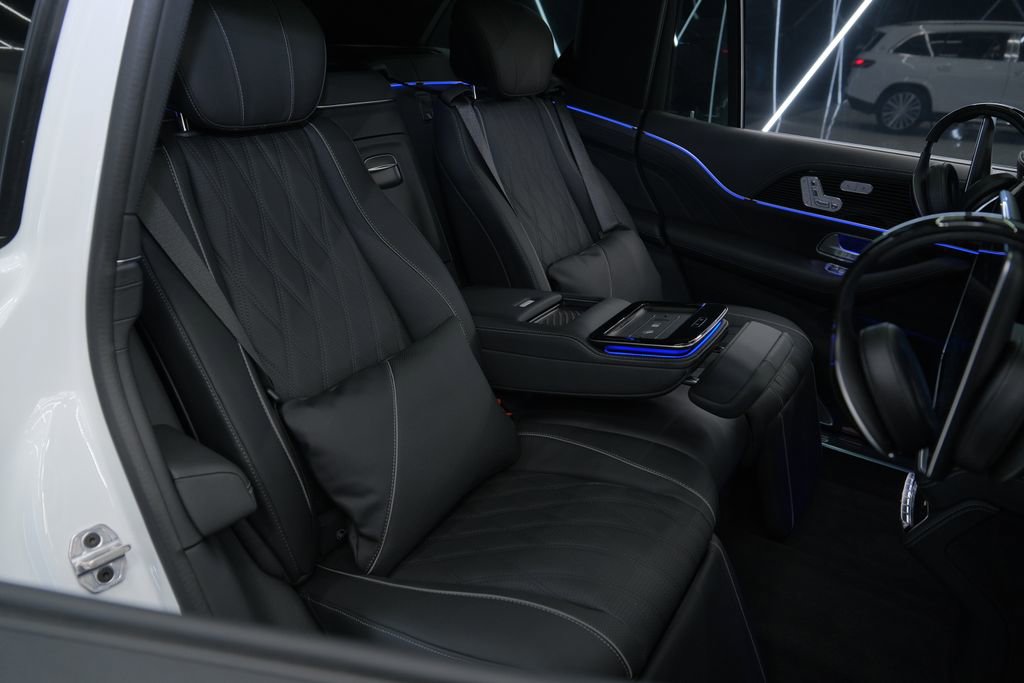 Used 2026 Mercedes-Benz Maybach GLS 600 4MATIC image 36