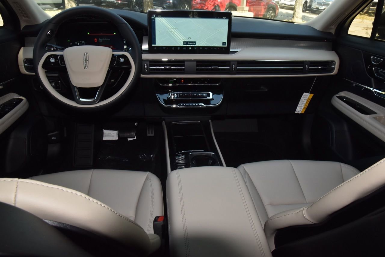 New 2026 Lincoln Corsair Premiere image 16