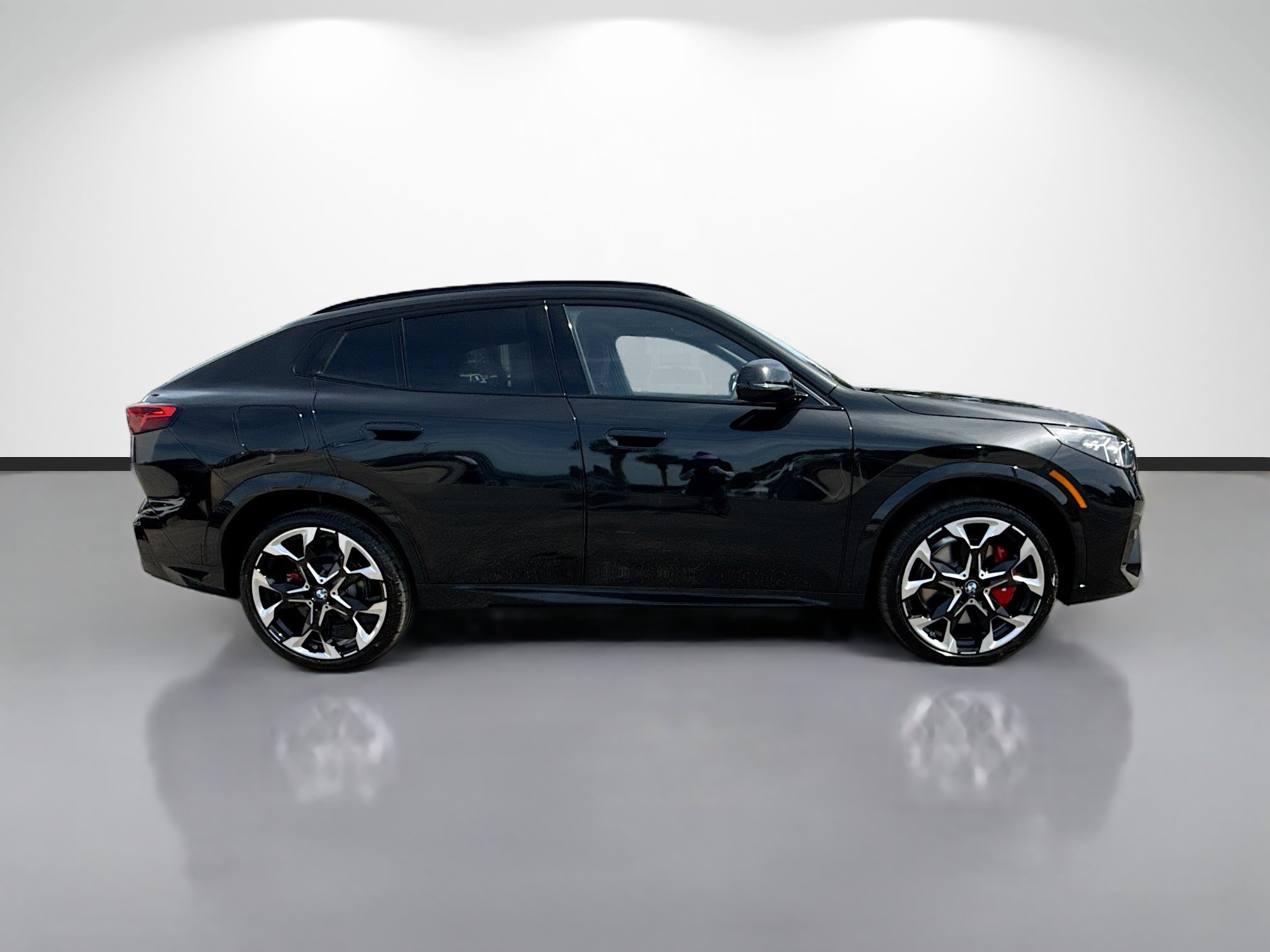 New 2026 BMW X2 xDrive28i w/ Technology Package AWD/4WD image 2
