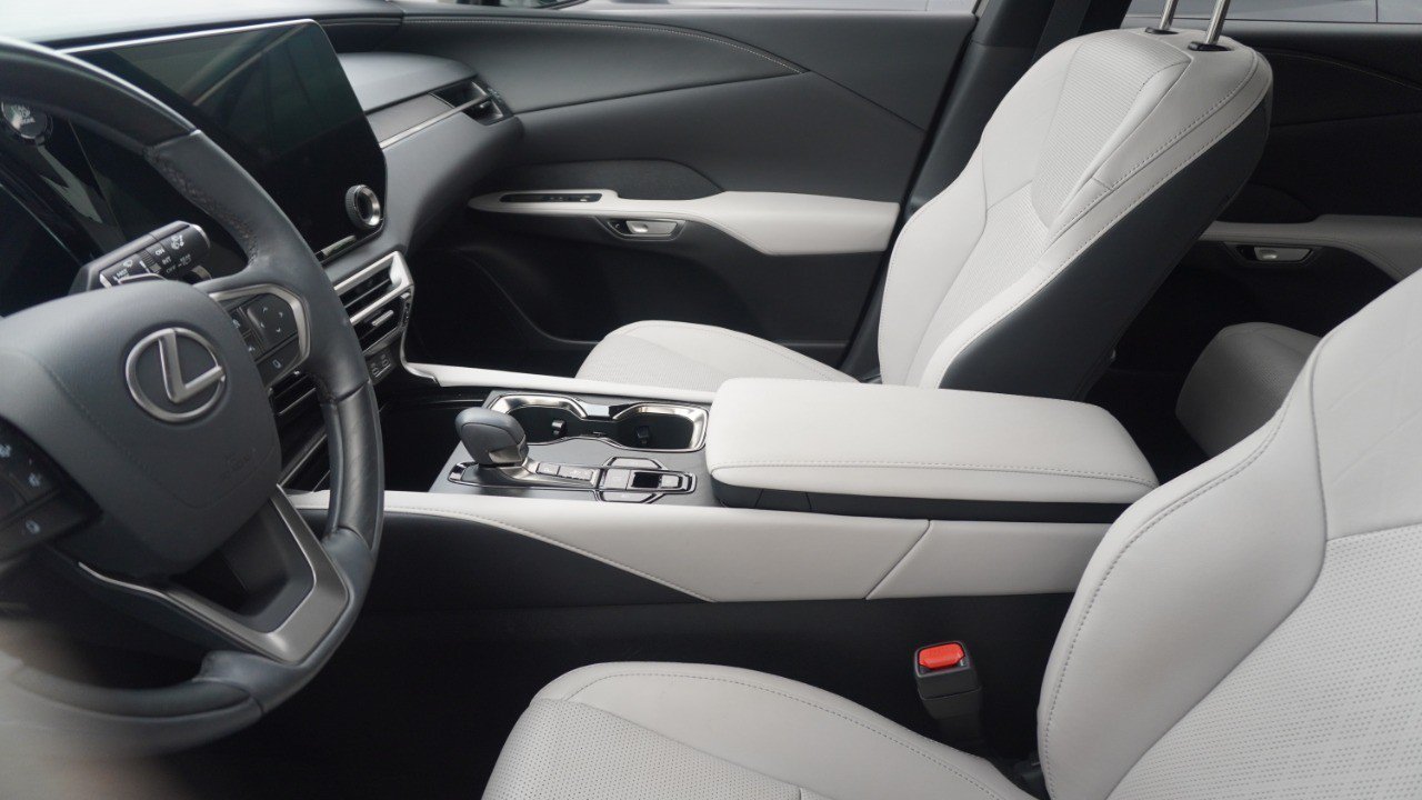 Certified 2023 Lexus RX 350 Premium Plus w/ Cold Area Package FWD image 8