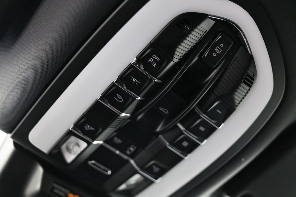 New 2026 Porsche Macan Turbo AWD/4WD image 42