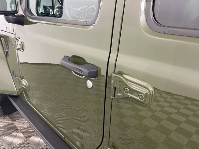 Used 2021 Jeep Wrangler Unlimited Sahara image 12