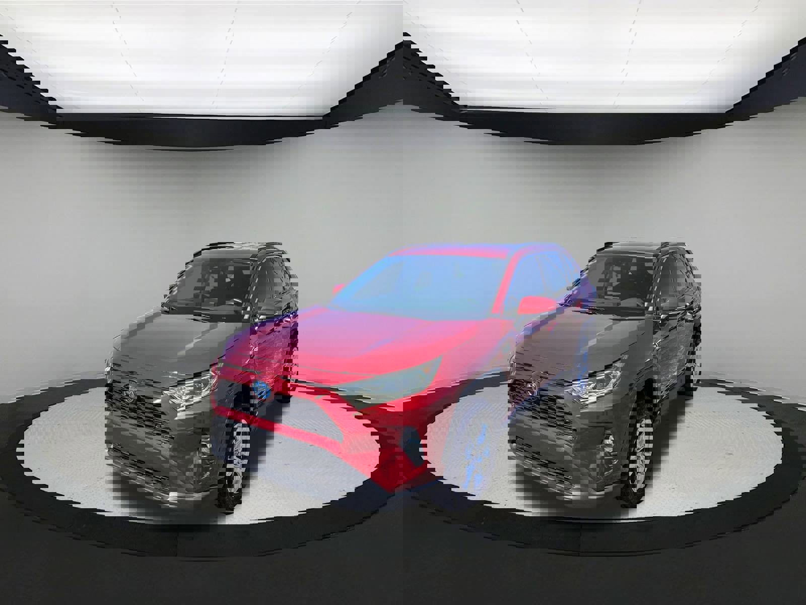 Used 2021 Toyota RAV4 XLE w/ XLE Grade Weather Package image 4