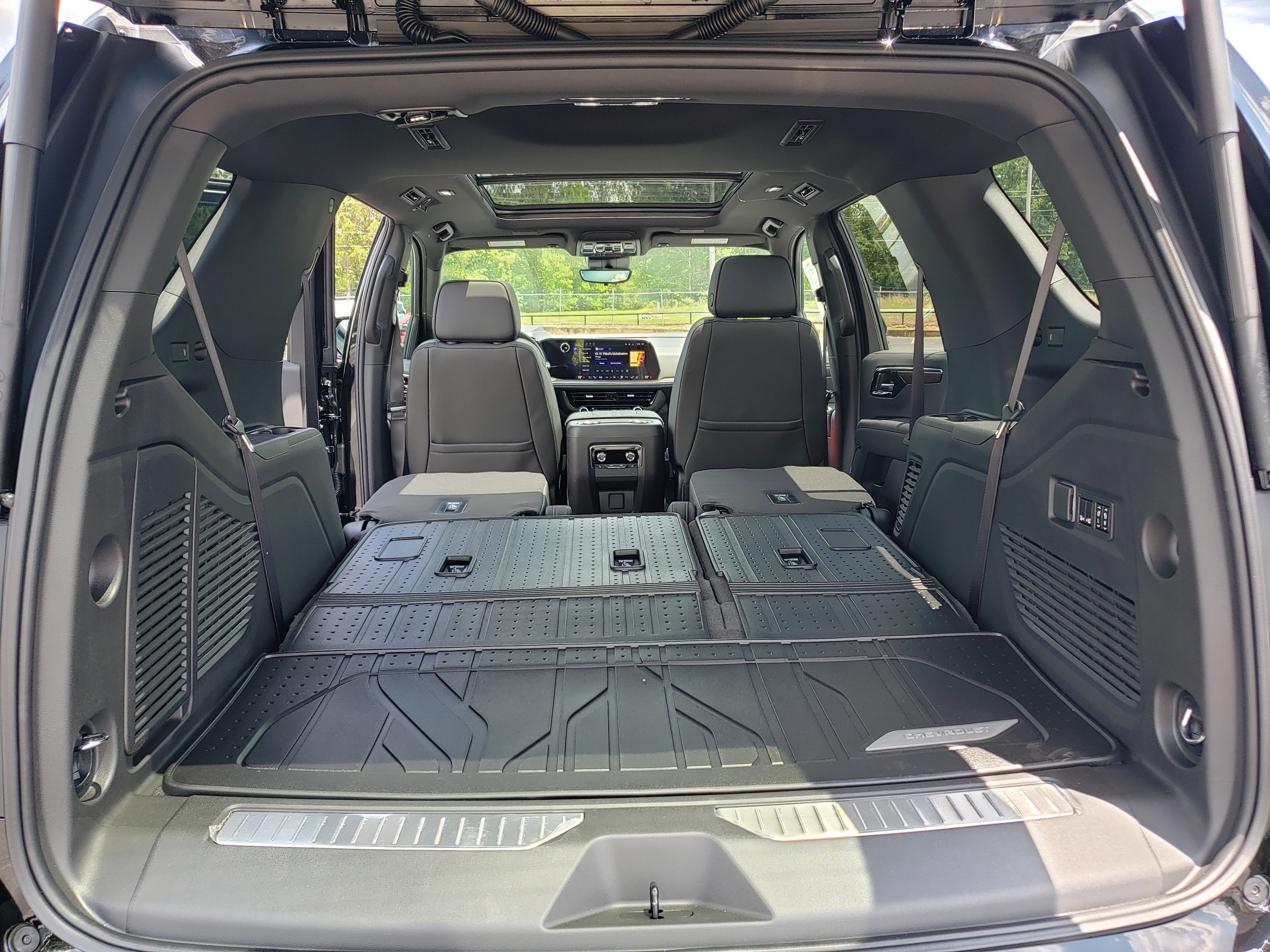 New 2026 Chevrolet Tahoe High Country w/ Sun And Tow Package RWD image 12