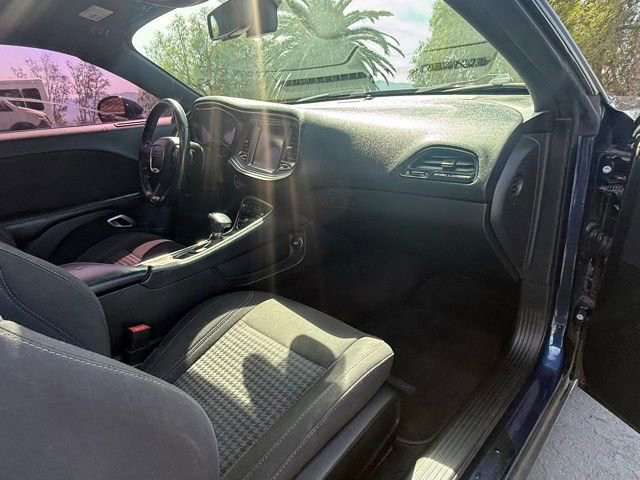Used 2016 Dodge Challenger R/T w/ Driver Convenience Group image 11