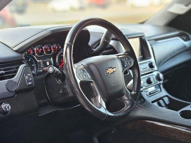 Used 2019 Chevrolet Suburban LT image 12