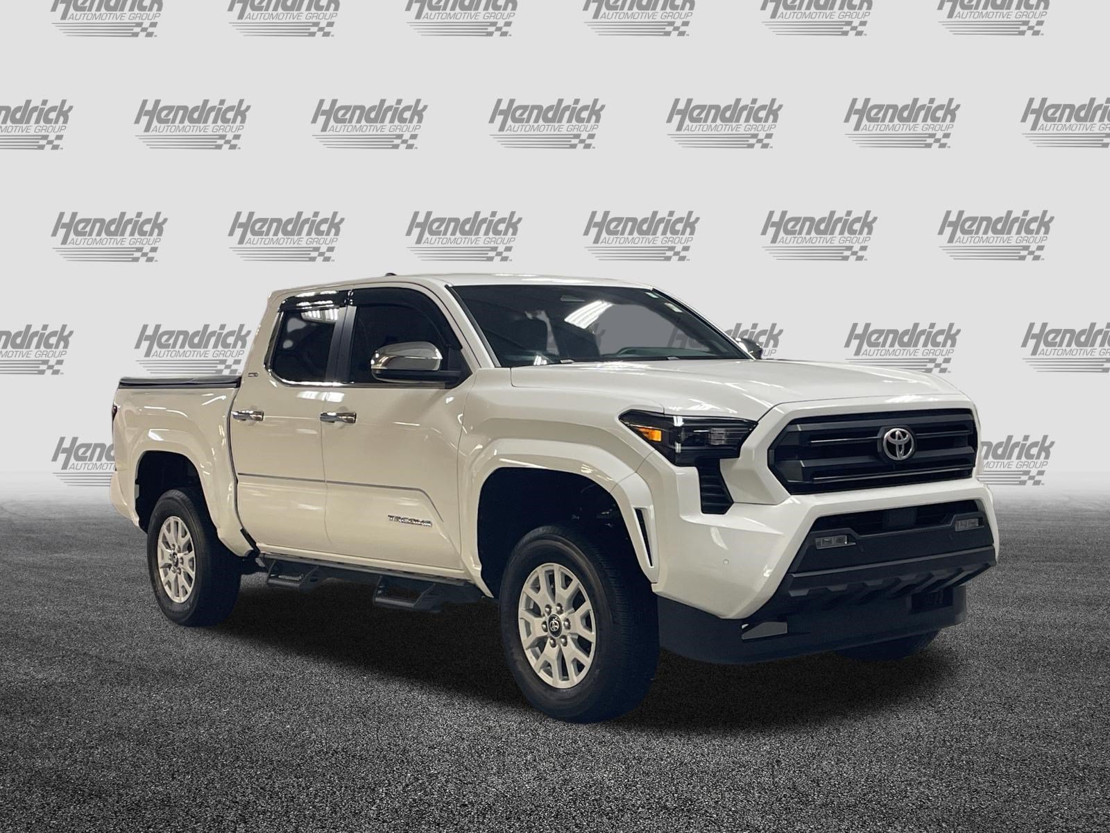 Certified 2024 Toyota Tacoma SR5 AWD/4WD image 2