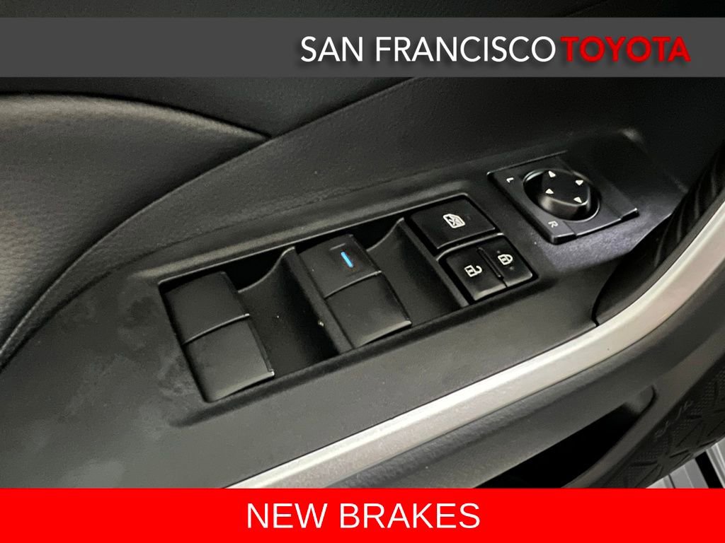 Used 2021 Toyota RAV4 LE image 33