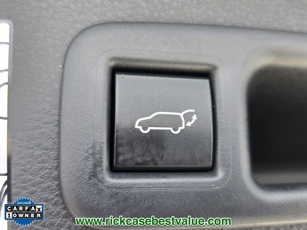 Used 2024 Toyota Highlander XLE image 16