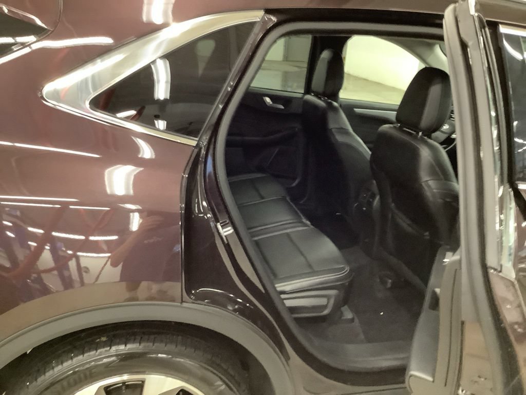 Used 2023 Ford Escape Platinum AWD/4WD image 13