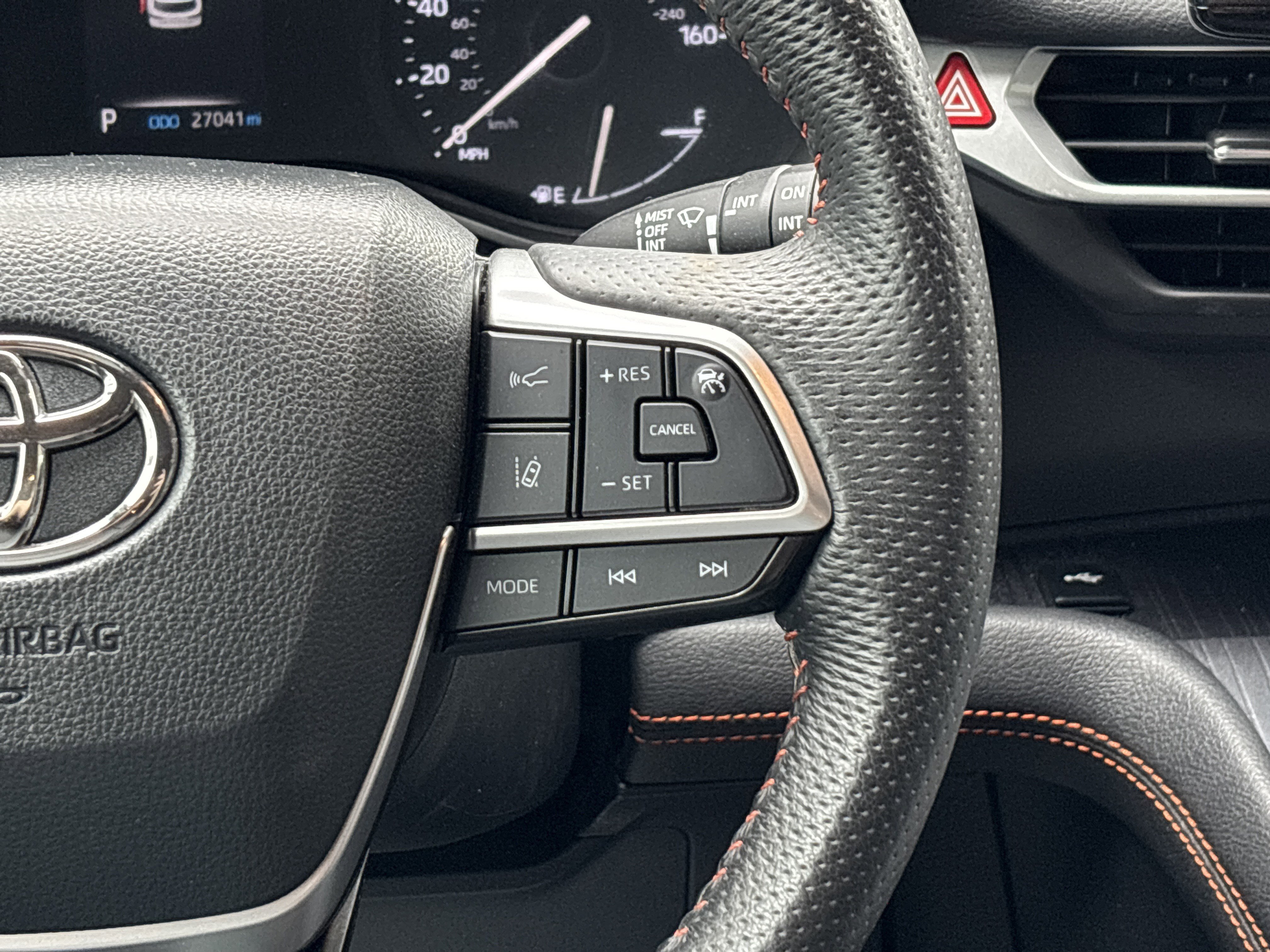 Used 2024 Toyota Sienna XSE FWD image 19