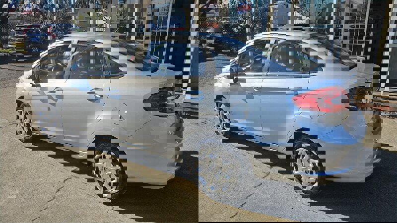 Used 2013 Ford Fiesta S FWD image 4