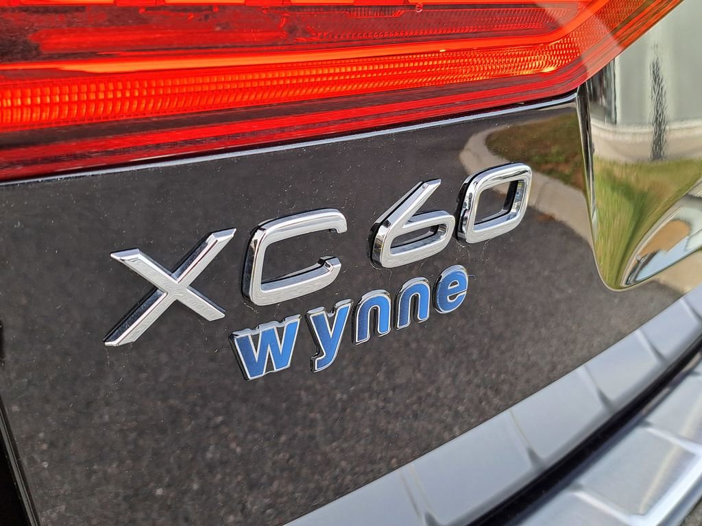 Used 2023 Volvo XC60 B5 Ultimate w/ Climate Package image 30