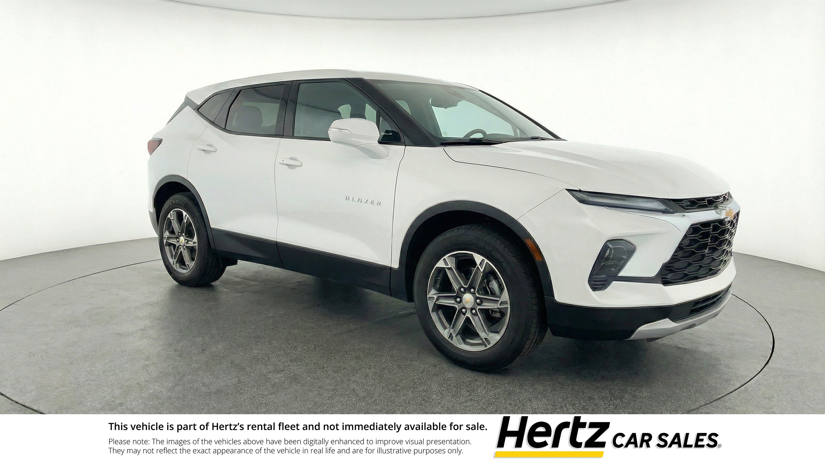 Used 2025 Chevrolet Blazer LT FWD image 1