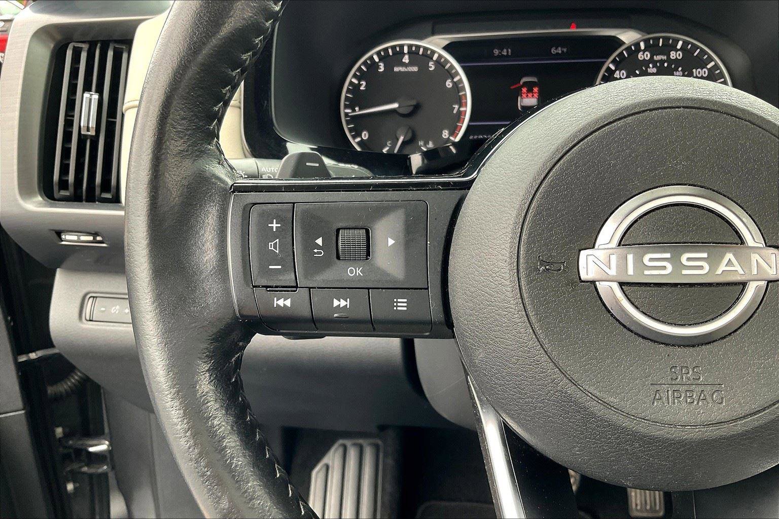 Used 2022 Nissan Pathfinder SL w/ SL Premium Package image 18