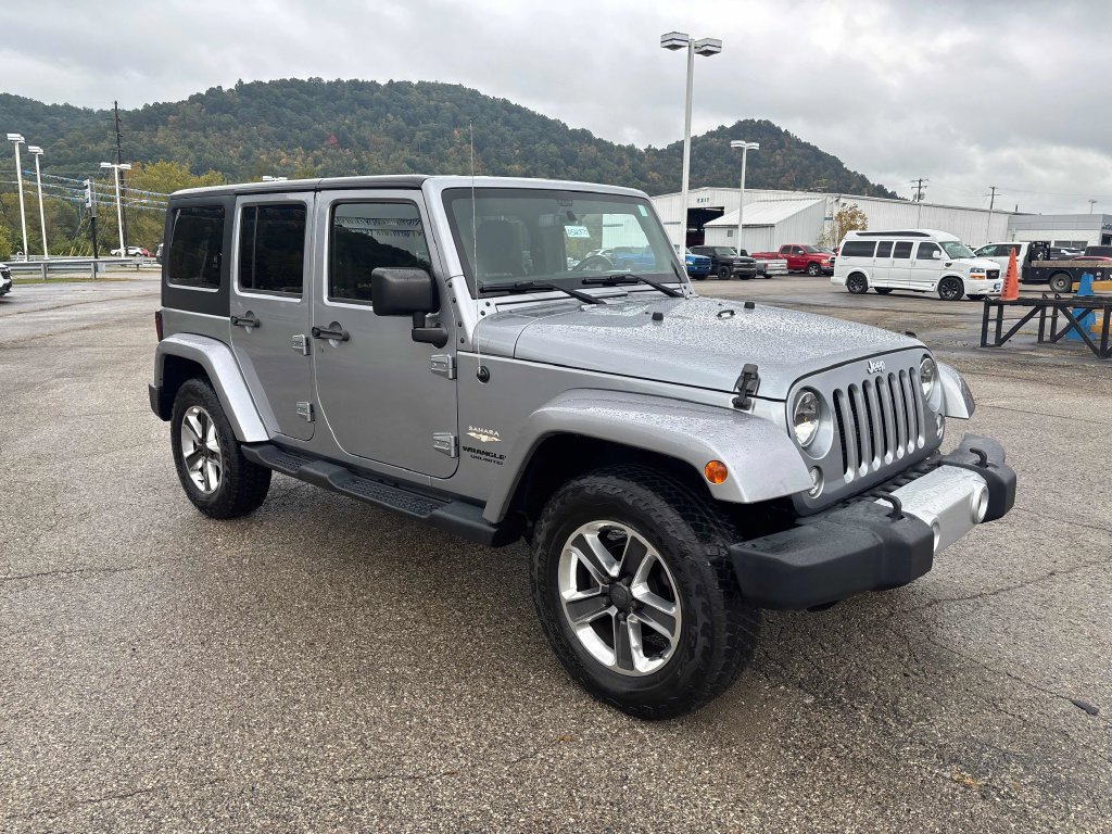 Used 2015 Jeep Wrangler Unlimited Sahara AWD/4WD image 7