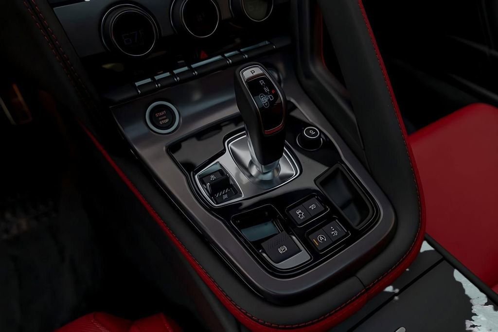 Used 2024 Jaguar F-TYPE R AWD/4WD image 37