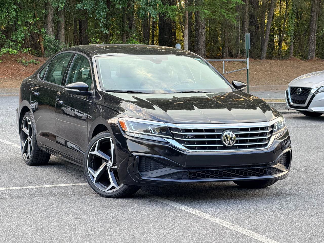 Used 2020 Volkswagen Passat 2.0T R-Line FWD image 3
