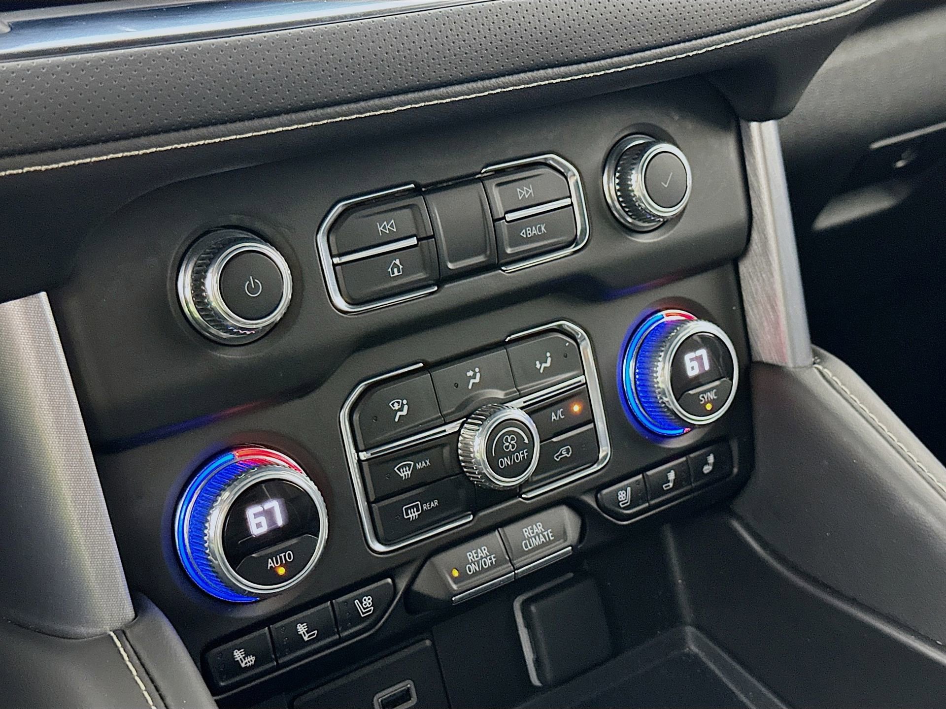 Used 2023 GMC Yukon XL SLT w/ LPO, Floor Liner Package image 17