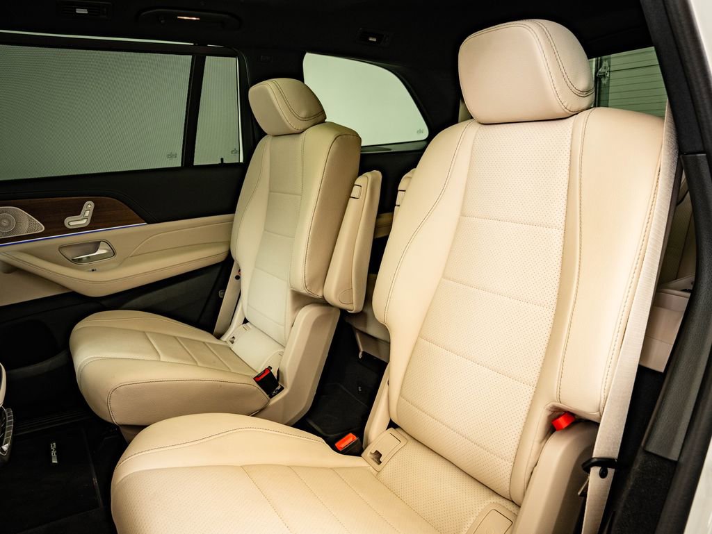 Used 2025 Mercedes-Benz GLS 450 4MATIC image 46
