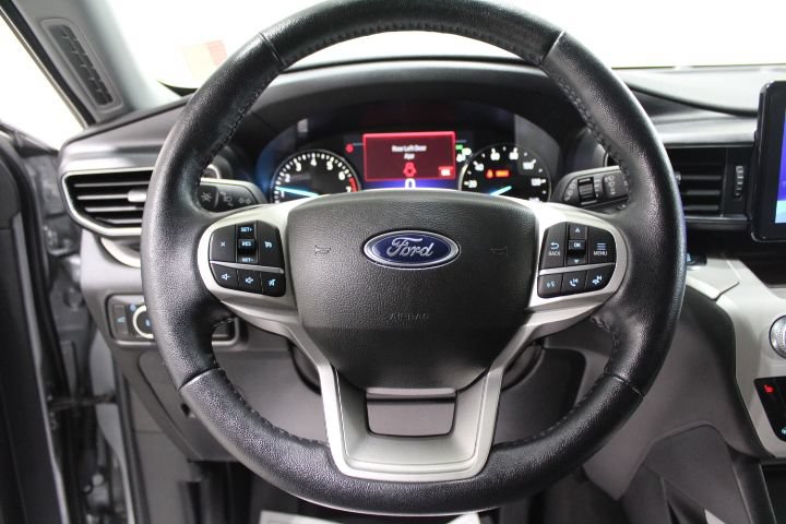 Used 2023 Ford Explorer XLT w/ Equipment Group 202A AWD/4WD image 39