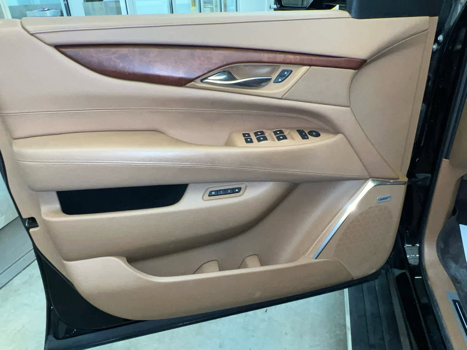 Used 2016 Cadillac Escalade ESV Platinum image 20