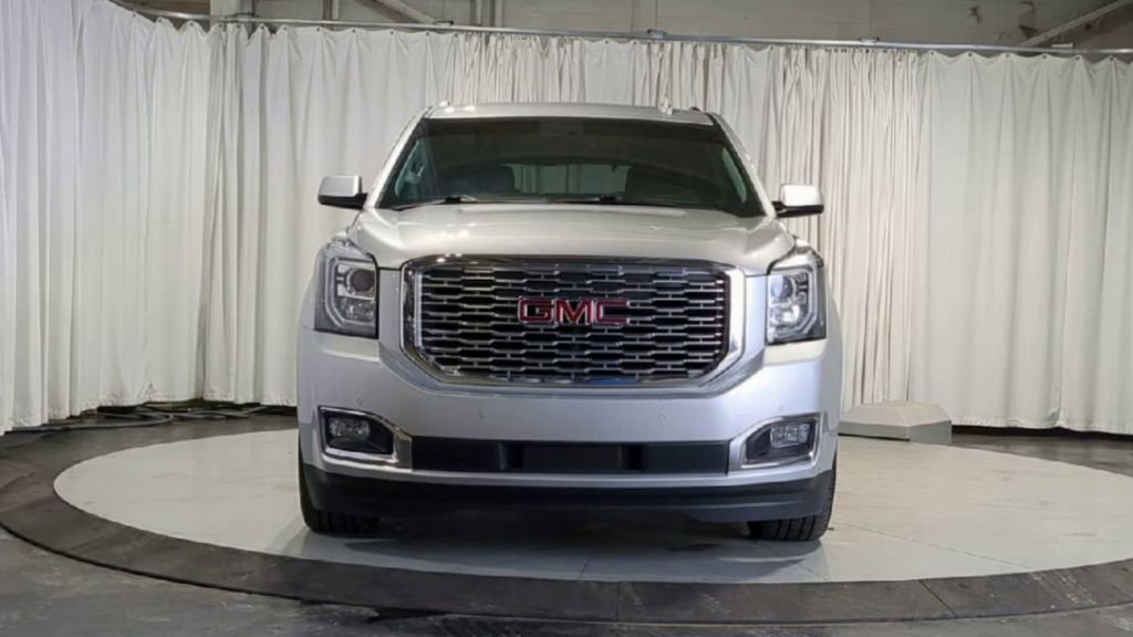 Used 2020 GMC Yukon Denali AWD/4WD image 3