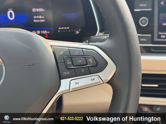 Certified 2023 Volkswagen Jetta SE w/ Panoramic Sunroof Package FWD image 24
