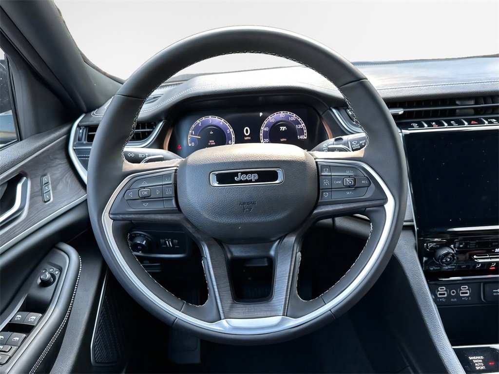 New 2025 Jeep Grand Cherokee Limited w/ Black Appearance Package image 9