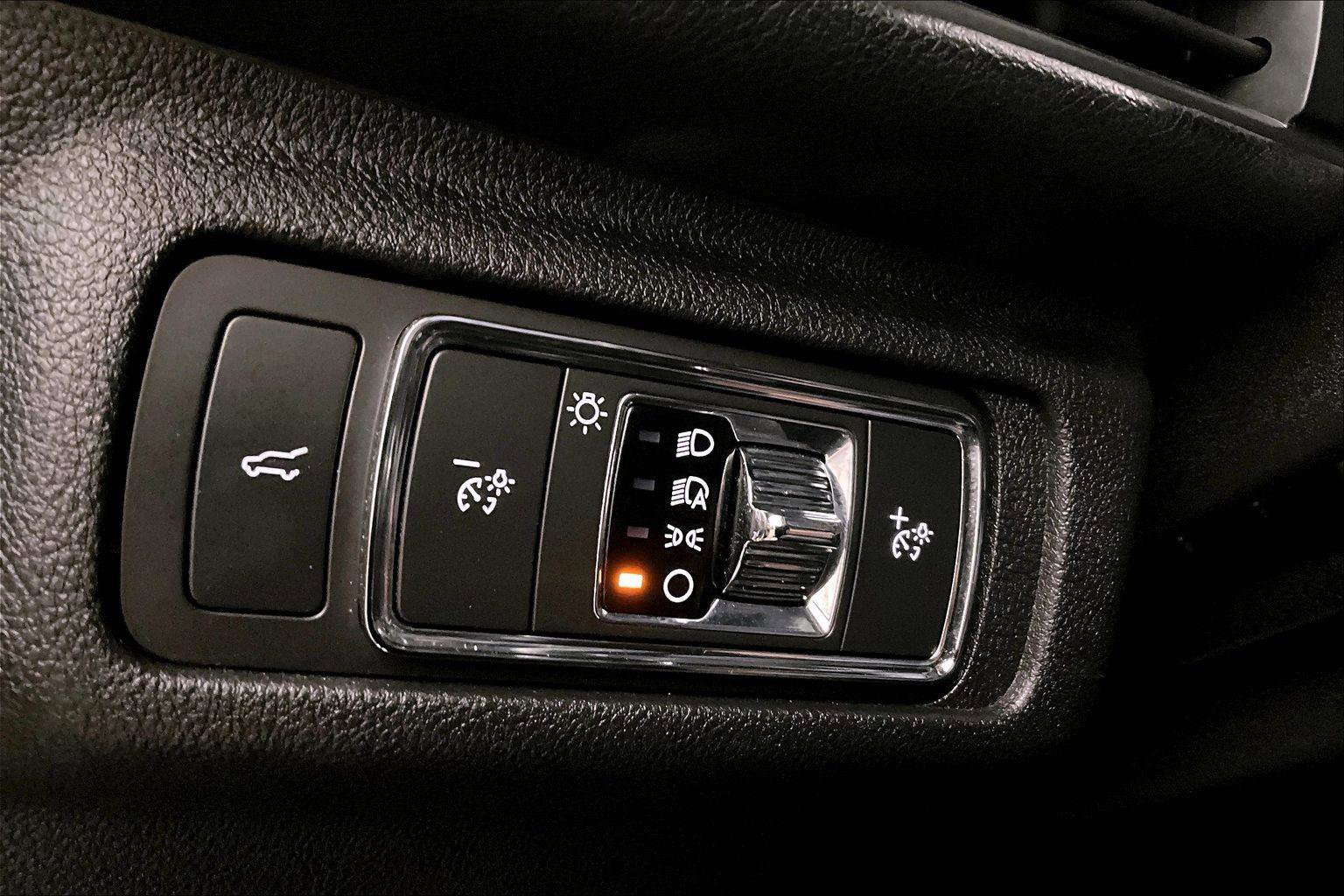 Used 2021 Lincoln Corsair AWD w/ Equipment Group 101A image 30