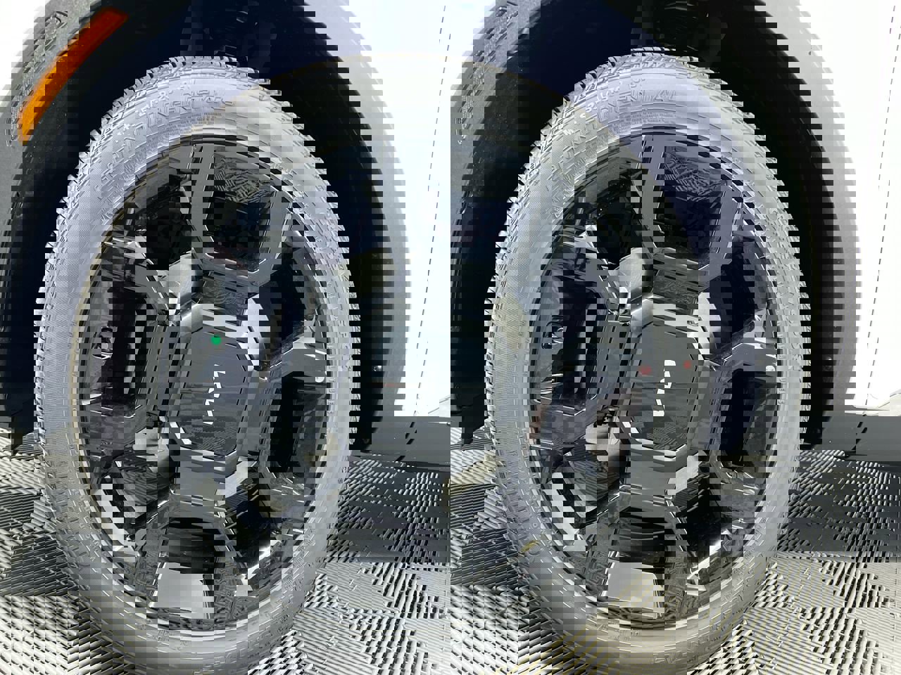 Certified 2025 Kia Sorento SX AWD/4WD image 13