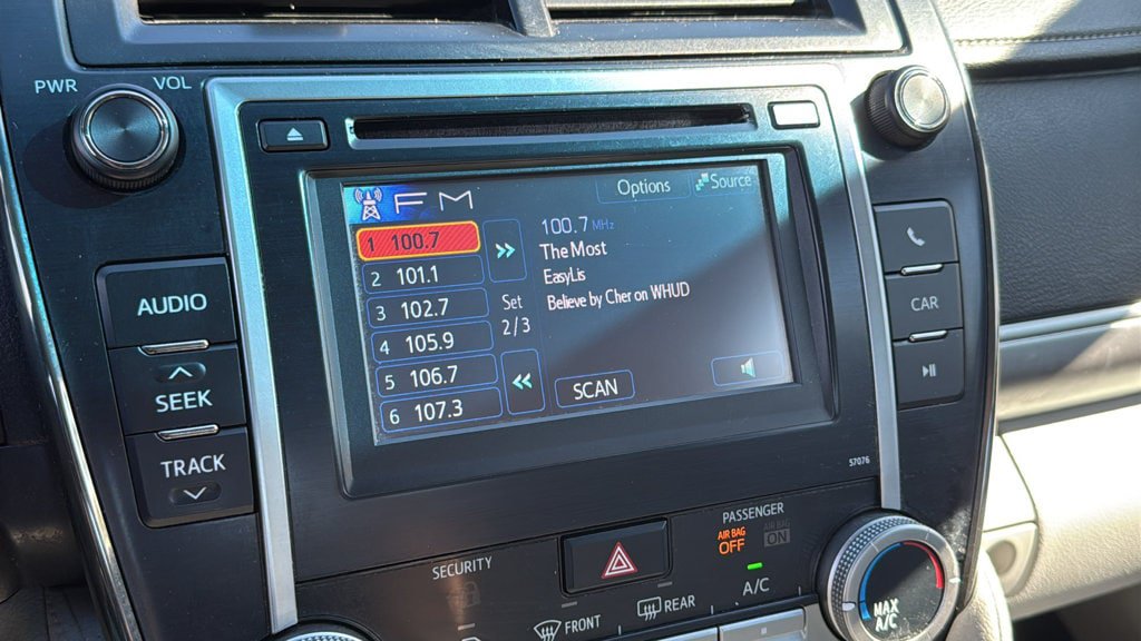Used 2014 Toyota Camry LE FWD image 16