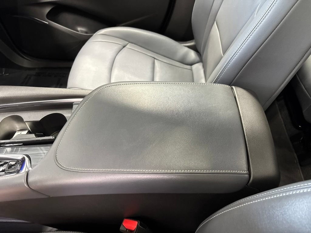 Used 2023 Buick Enclave Essence w/ Experience Buick Package AWD/4WD image 29
