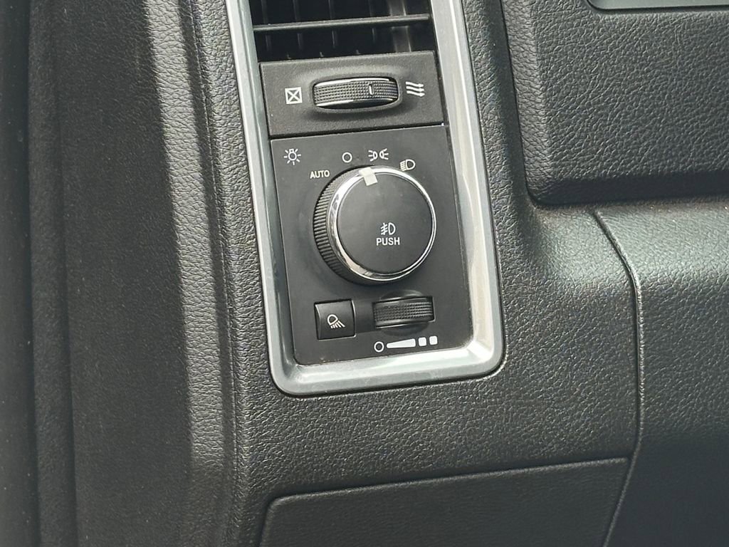 Used 2018 RAM 2500 Power Wagon w/ Leather & Luxury Group image 21