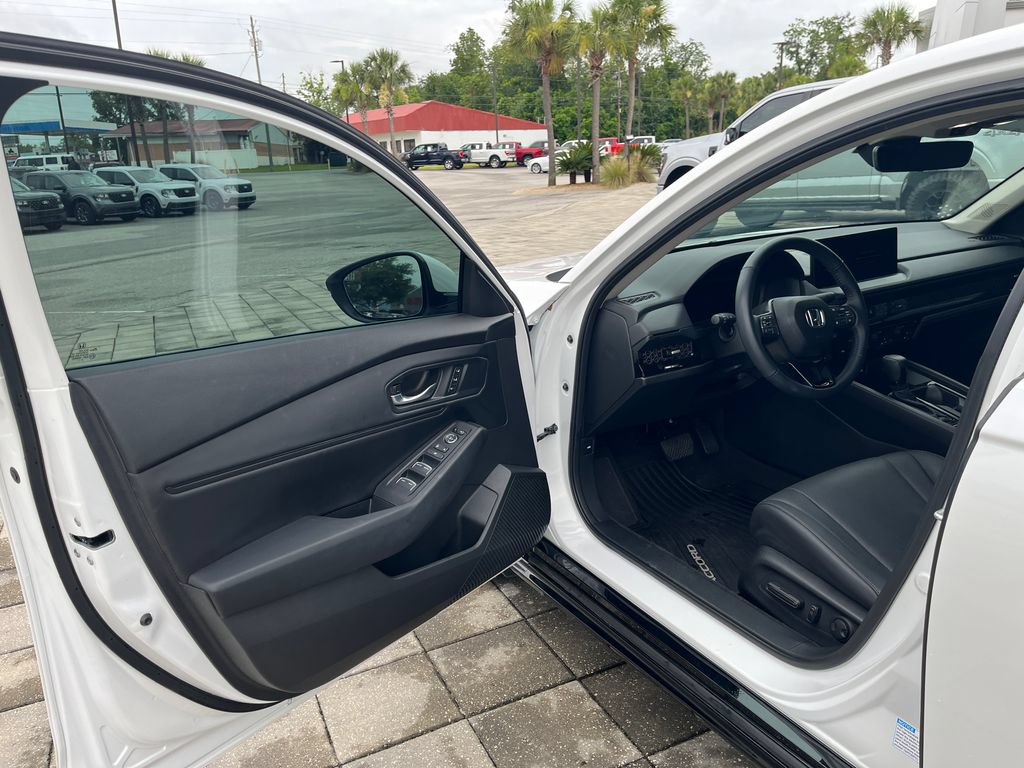 Used 2025 Honda Accord EX-L image 10
