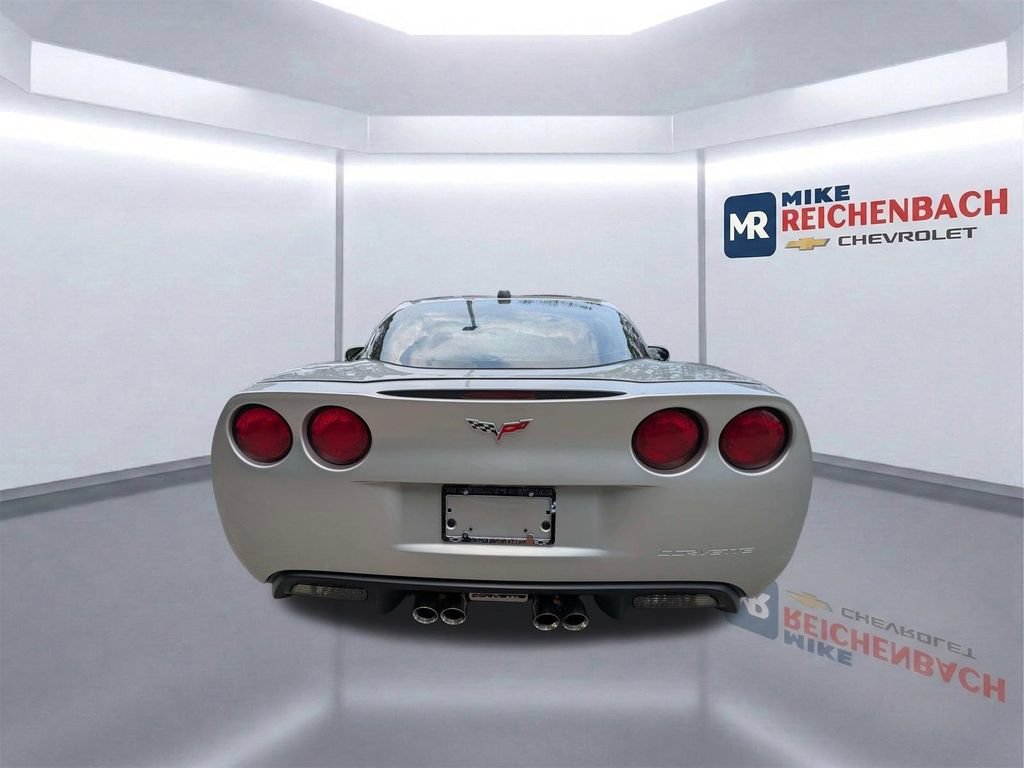 Used 2005 Chevrolet Corvette Coupe w/ Preferred Equipment Group RWD image 5