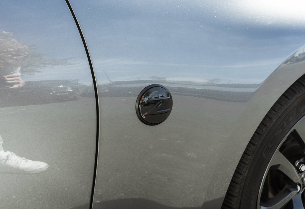 Used 2017 Nissan 370Z Coupe RWD image 4