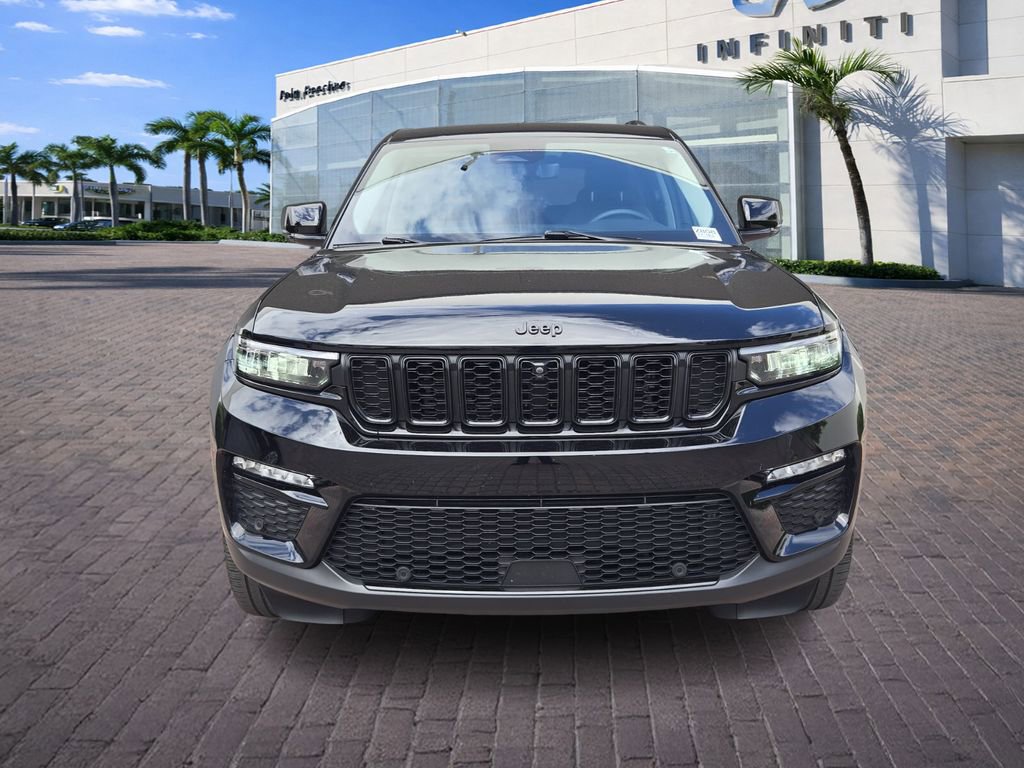 Used 2023 Jeep Grand Cherokee Limited w/ Luxury Tech Group II AWD/4WD image 2