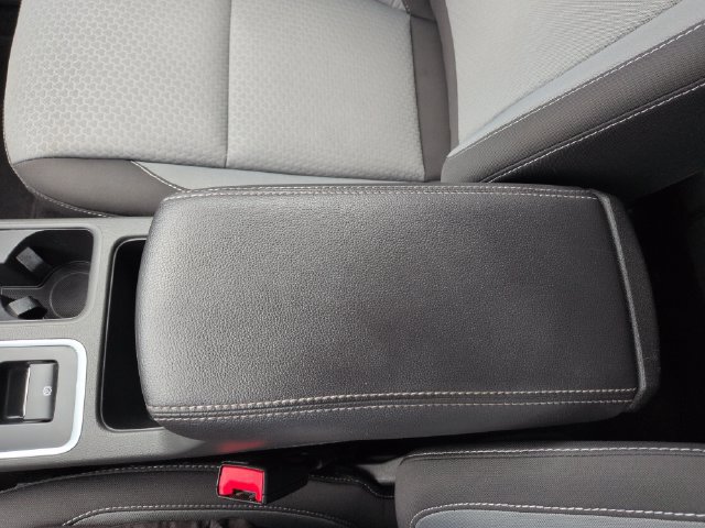 Certified 2018 Ford Escape SE FWD image 45