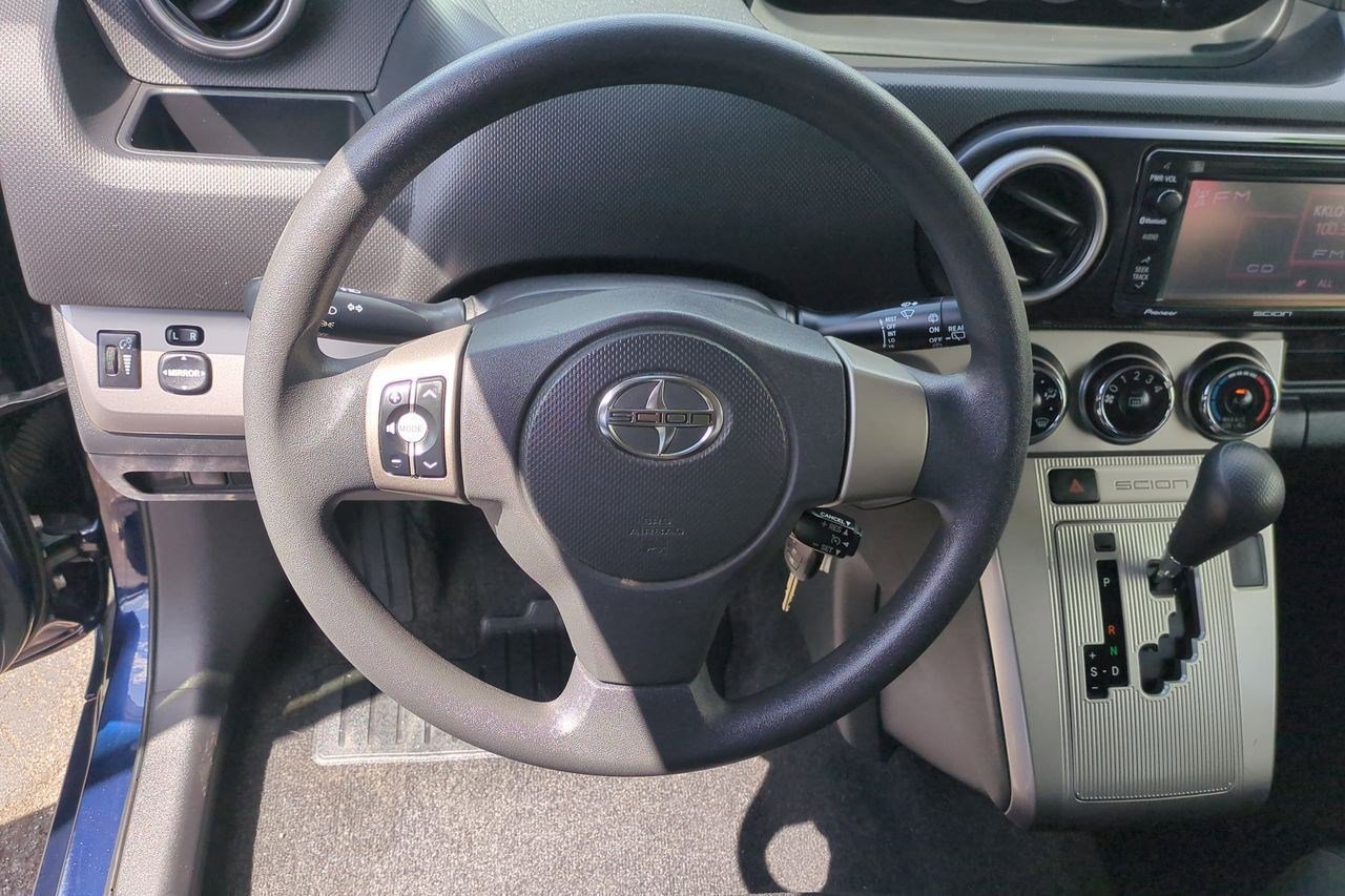 Used 2015 Scion xB image 11