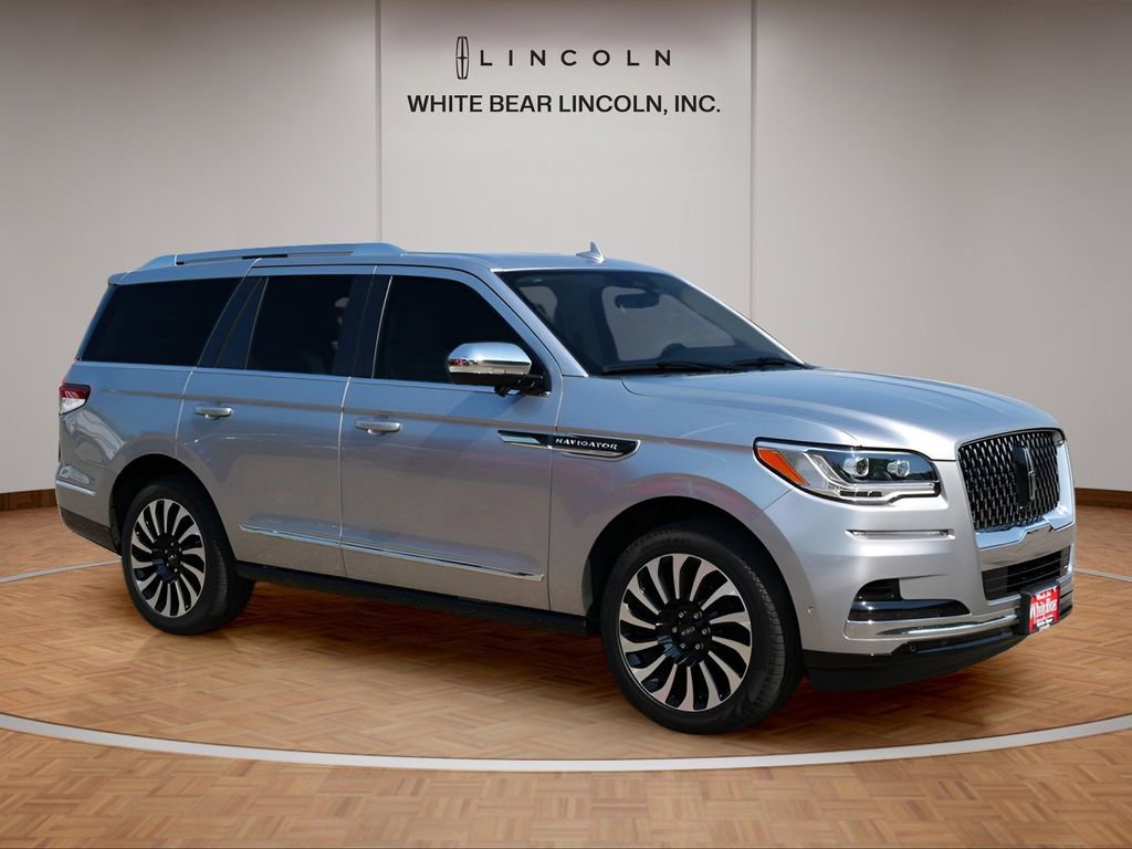 Used 2024 Lincoln Navigator Black Label image 3