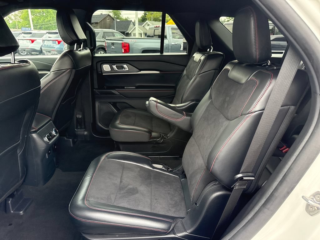 Used 2025 Ford Explorer ST w/ Sun And Sound Package AWD/4WD image 19
