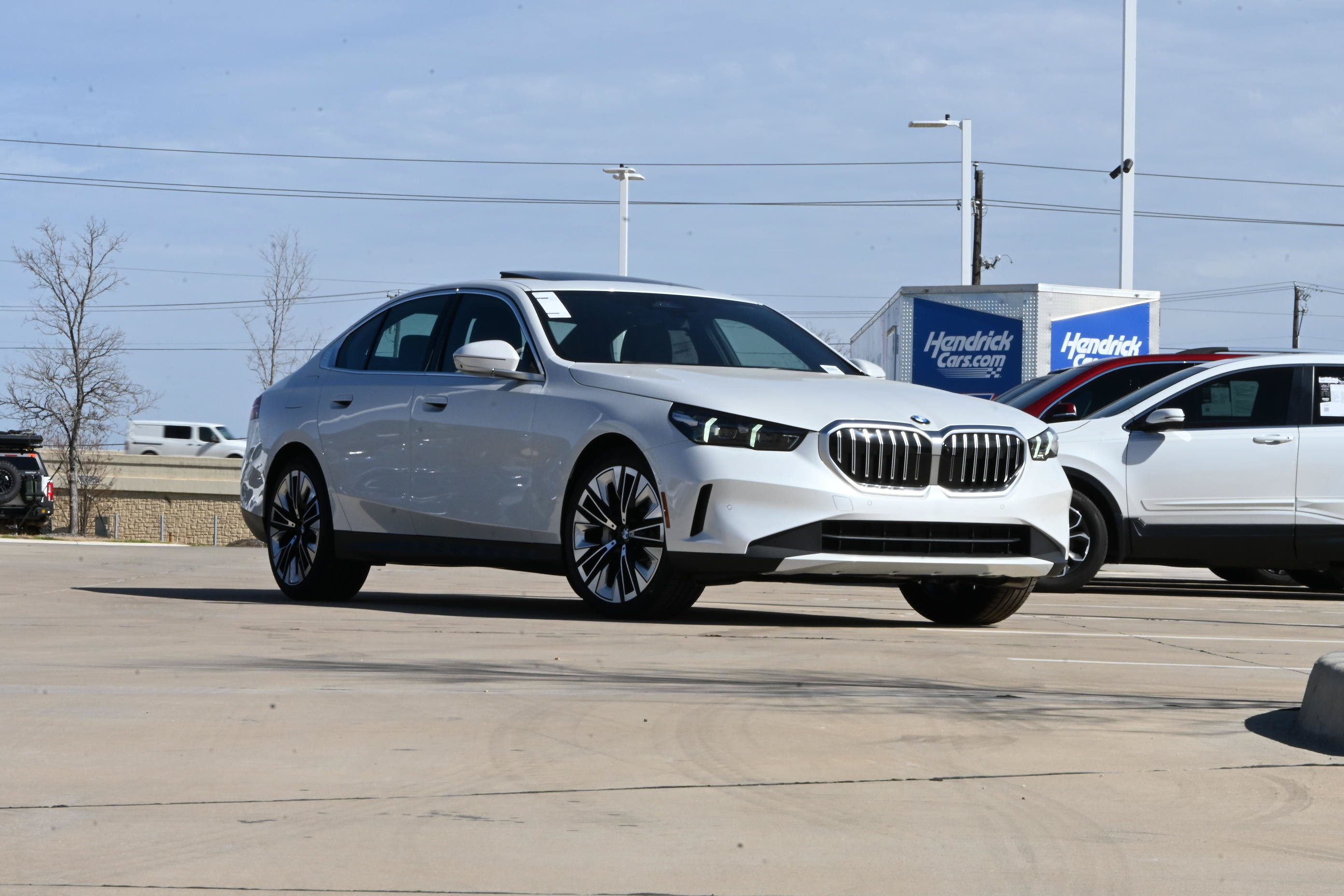 Used 2026 BMW 530i xDrive w/ Premium Package AWD/4WD image 1