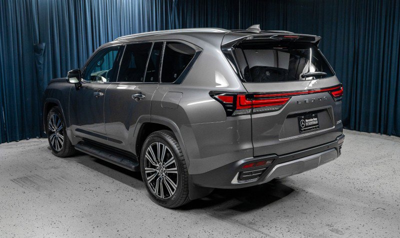 Used 2026 Lexus LX 600 4WD w/ Luxury Package image 10