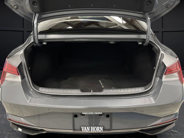 Used 2023 Hyundai Elantra Limited FWD image 15